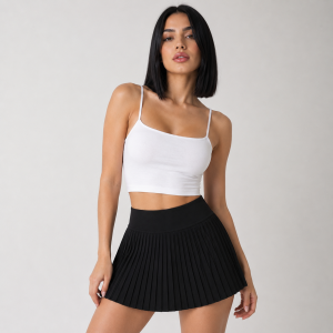 Saya short plisada negra