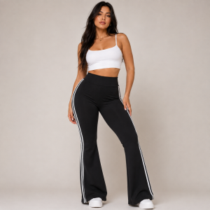 Pantaloneta negra con líneas blancas