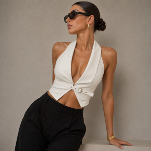Top cuello halter con hebilla